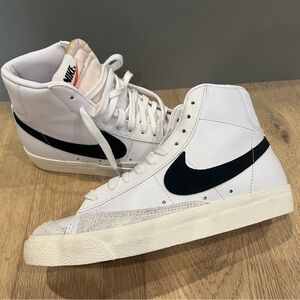 Nike Blazer Mid '77 size 7